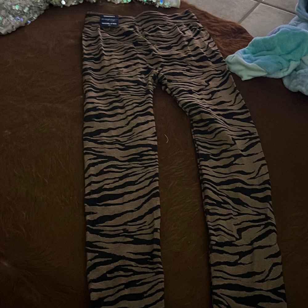 Girls brown zebra print leggings